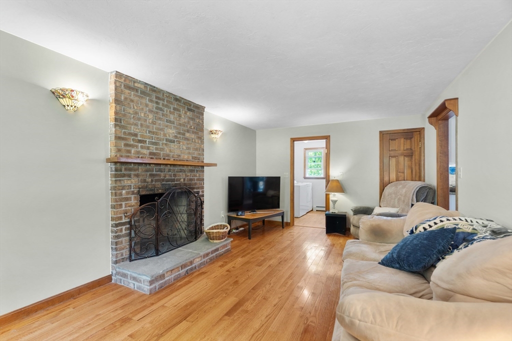 3 Pudding Street Uxbridge, MA 01569 - Photo 17 of 42