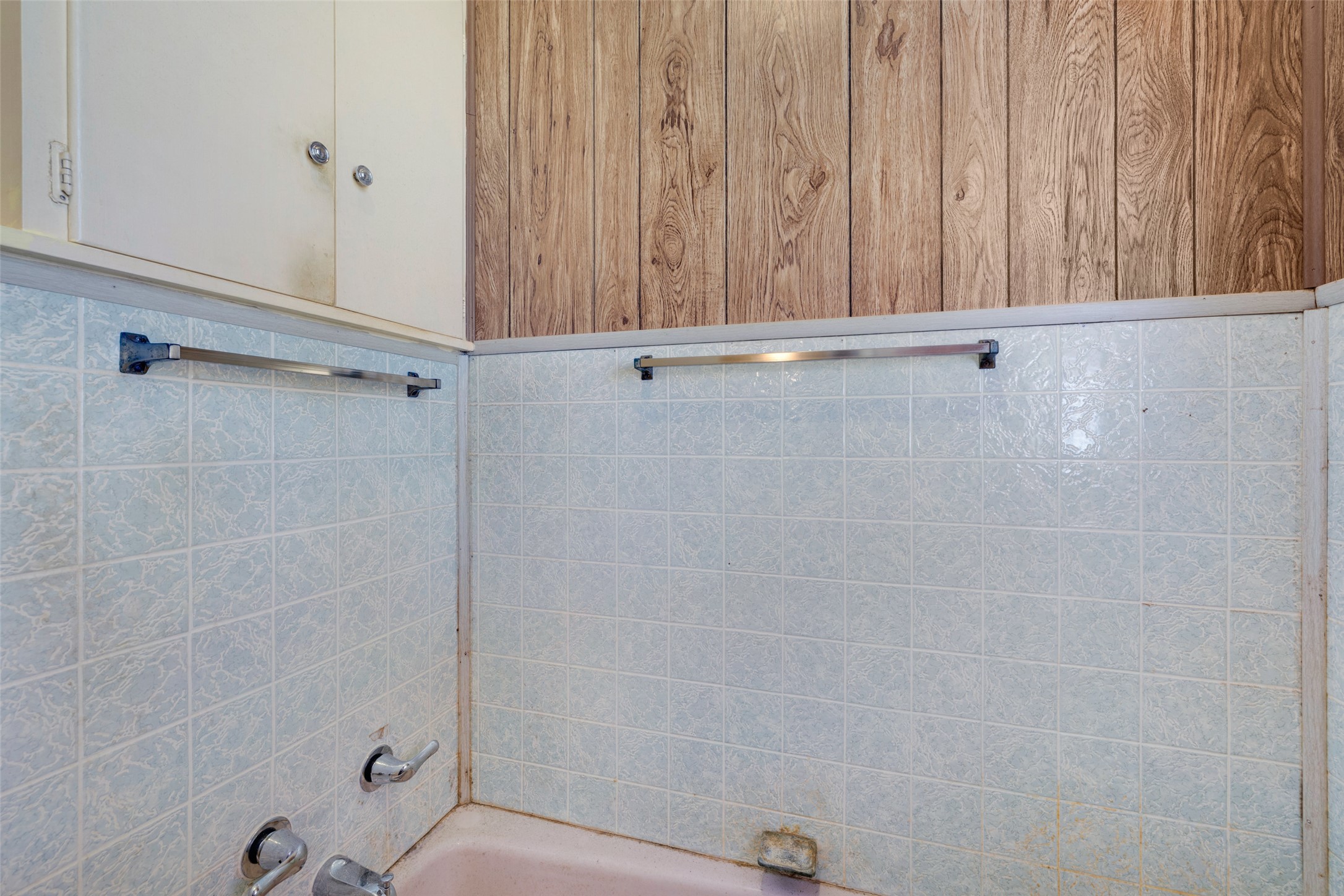 303 Vernon Street Taylor, TX 76574 - Photo 24 of 37 View of laundry area