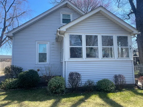 $219,900 | 11 Thornfell Street, Springfield, MA 01104