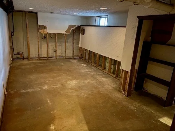 $219,900 | 11 Thornfell Street, Springfield, MA 01104