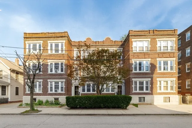 $3,800 | 32 Reedsdale Street, Unit 2, Boston, MA 02134