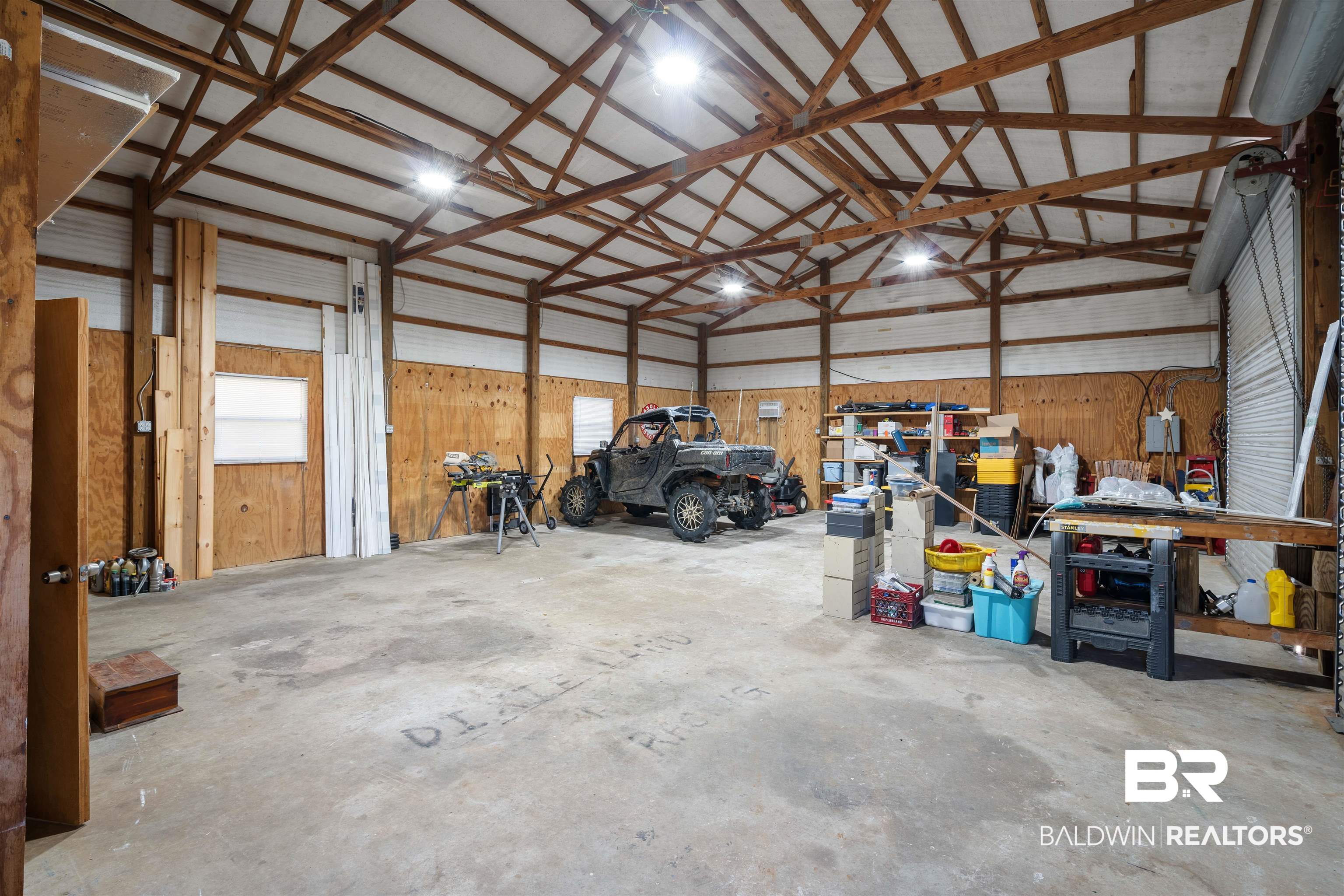 9011 Wilmer Georgetown Road Wilmer, AL 36587 - Photo 32 of 34 Garage featuring metal wall
