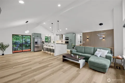 $975,000 | 16031 Southeast 167th Place, Renton, WA 98058