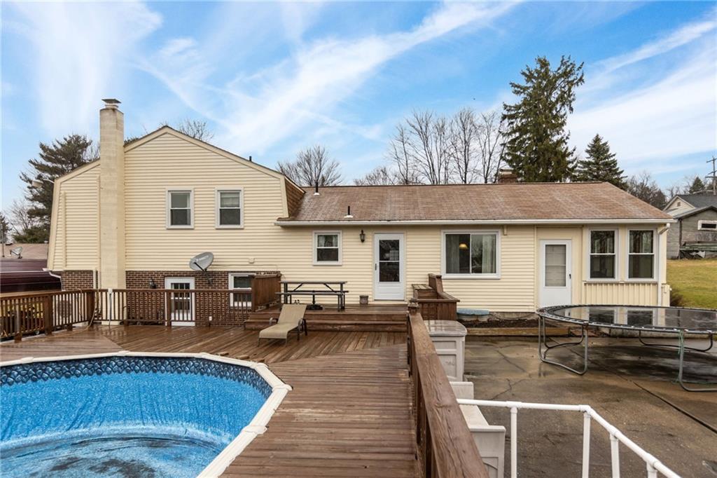 597 Moon Clinton Road Coraopolis, PA 15108 - Photo 4 of 25 Gallery Image 4