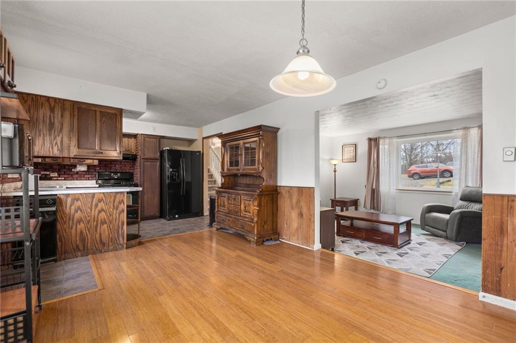 597 Moon Clinton Road Coraopolis, PA 15108 - Photo 7 of 25 Gallery Image 7