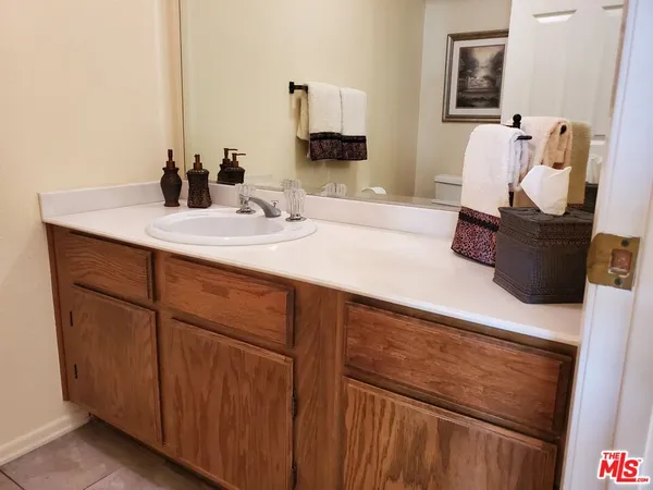 $549,900 | 4128 West Hood Avenue, Unit B, Burbank, CA 91505