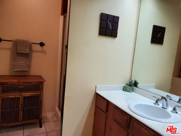 $549,900 | 4128 West Hood Avenue, Unit B, Burbank, CA 91505