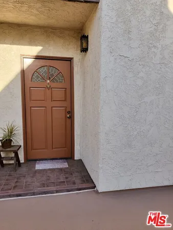 $549,900 | 4128 West Hood Avenue, Unit B, Burbank, CA 91505