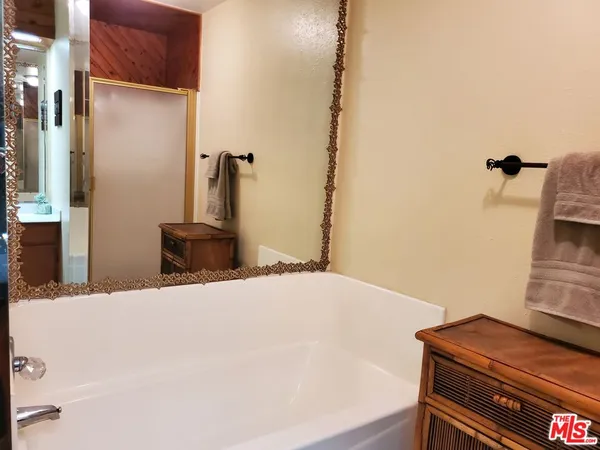 $549,900 | 4128 West Hood Avenue, Unit B, Burbank, CA 91505