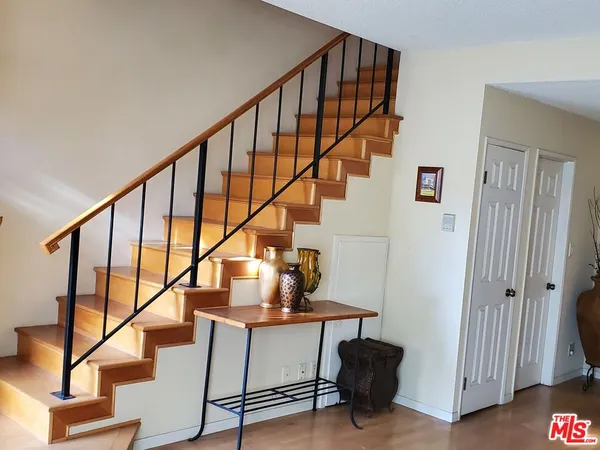 $549,900 | 4128 West Hood Avenue, Unit B, Burbank, CA 91505