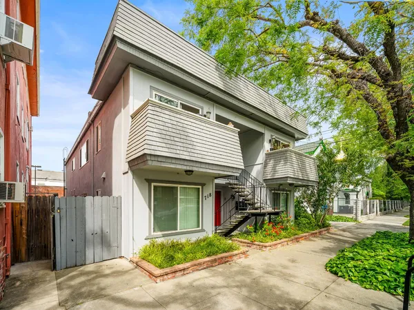 $1,195,000 | 718 13th Street, Sacramento, CA 95814