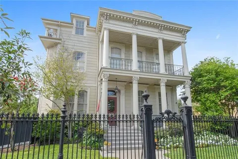 $2,000 | 1403 Toledano Street, Unit 2A, New Orleans, LA 70115