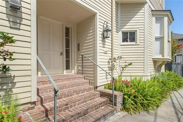 $2,000 | 1403 Toledano Street, Unit 2A, New Orleans, LA 70115