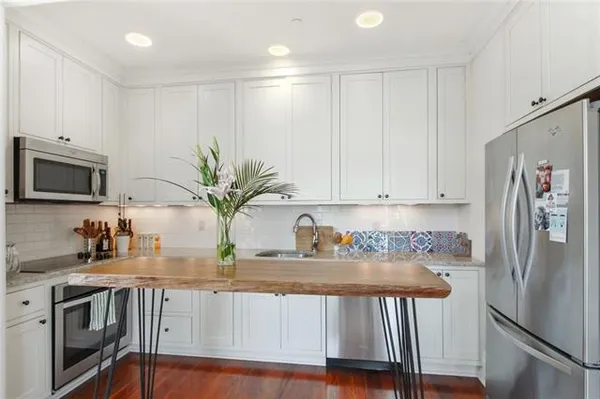 $2,000 | 1403 Toledano Street, Unit 2A, New Orleans, LA 70115