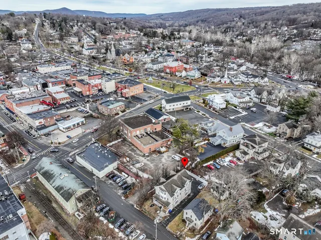 $680,000 | 11 Middle Street, New Milford, CT 06776