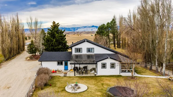 $840,000 | 2869 West 5th Street, Sheridan, WY 82801