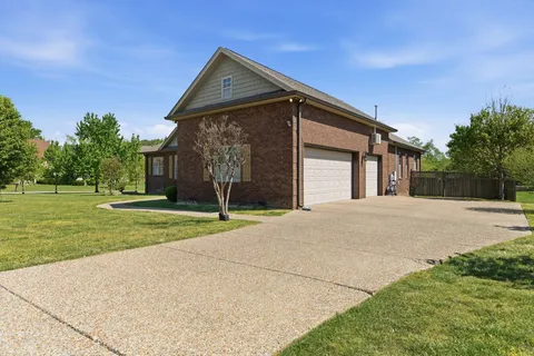 $899,900 | 605 Concord Drive, Gallatin, TN 37066