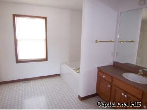 3608 Prairie Smoke Court Springfield, IL 62712 - Photo 7 of 9