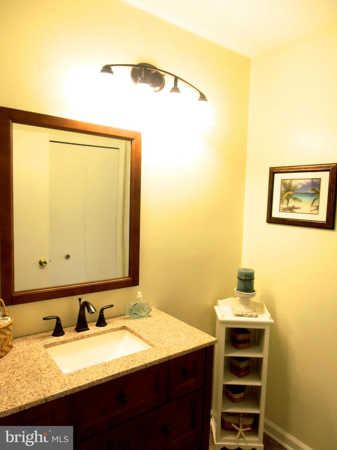 10216 Racquet Circle Manassas, VA 20110 - Photo 15 of 29 Bath