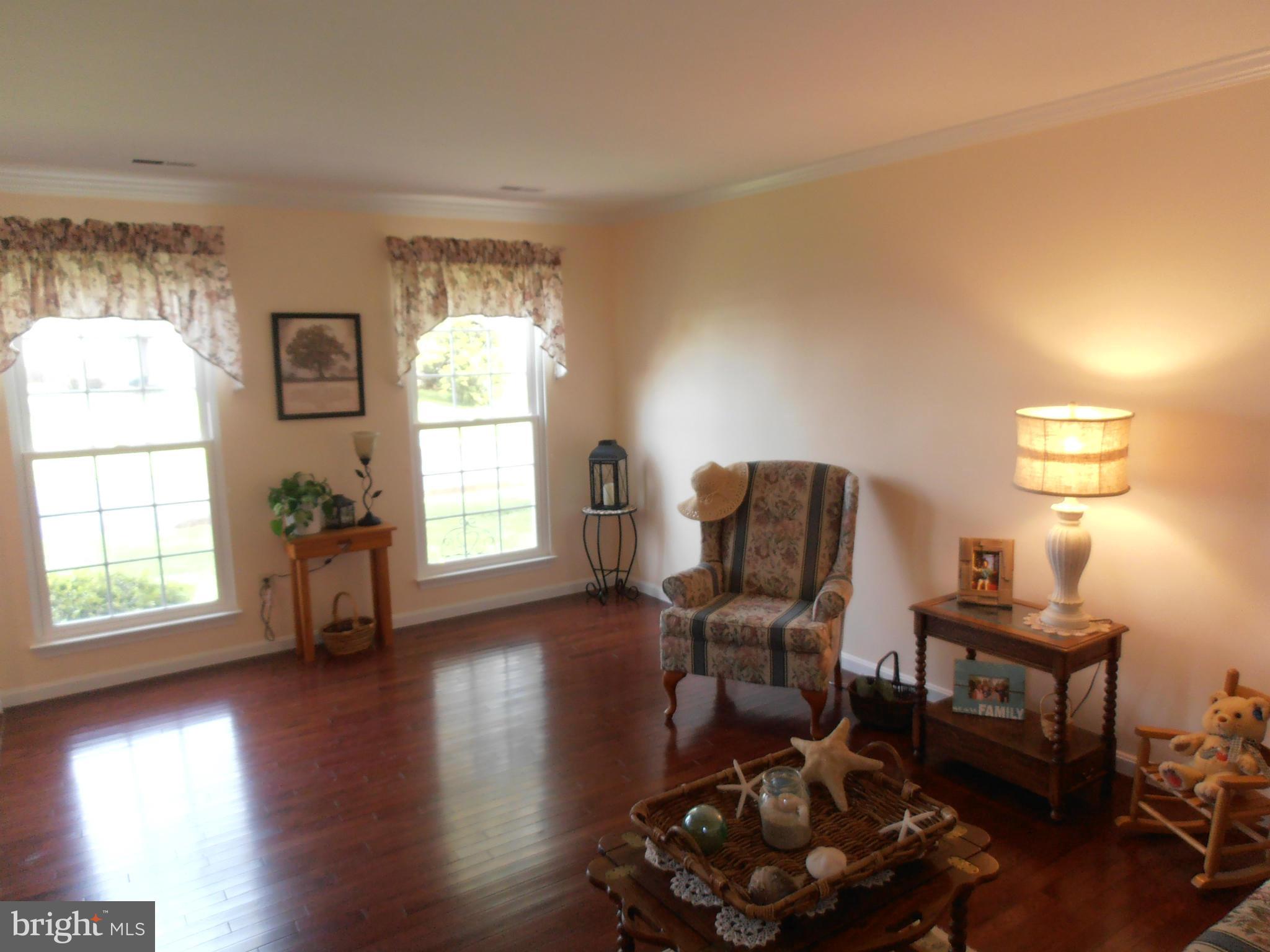 10216 Racquet Circle Manassas, VA 20110 - Photo 3 of 29 Living Room