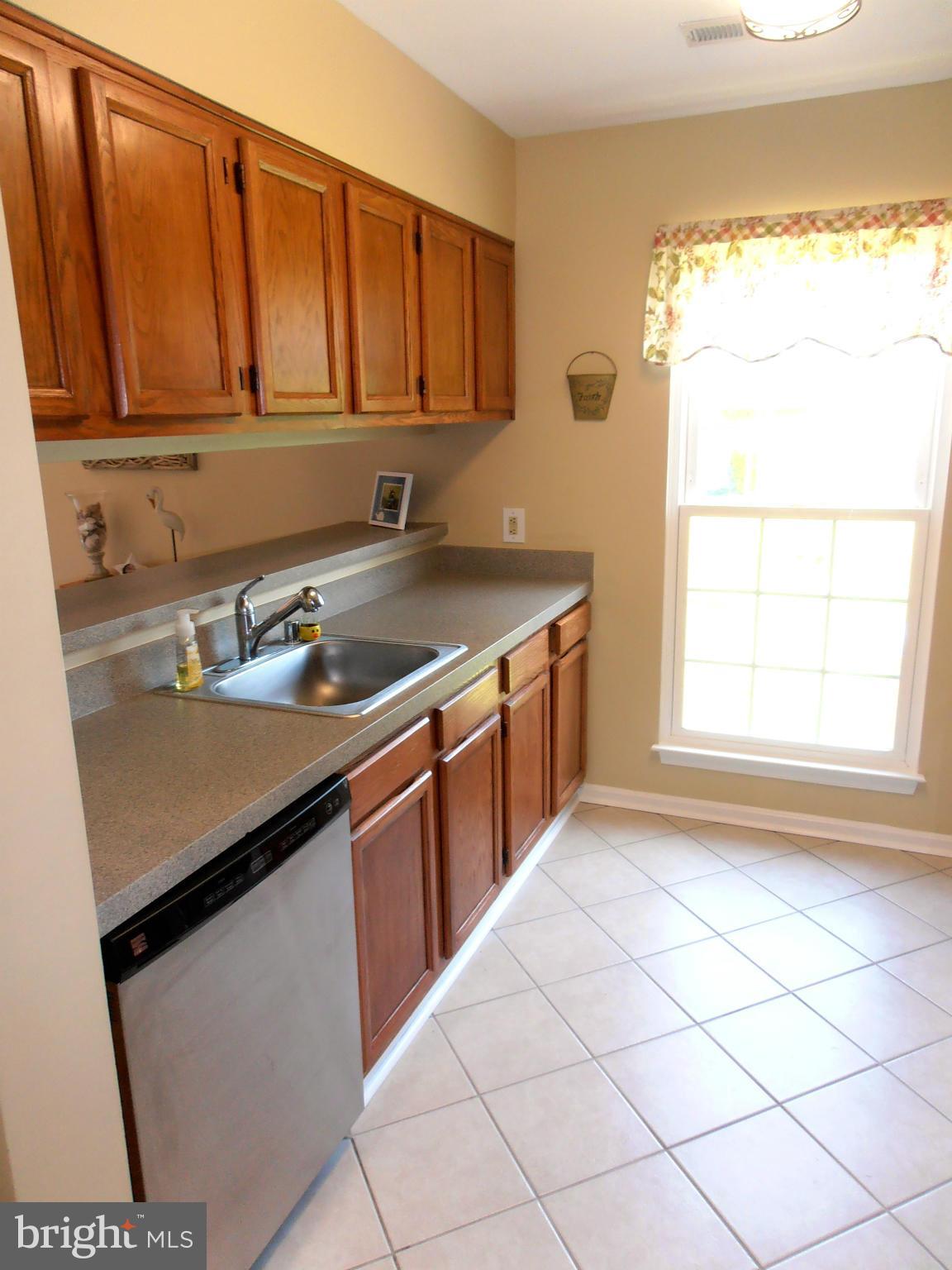 10216 Racquet Circle Manassas, VA 20110 - Photo 9 of 29 Kitchen