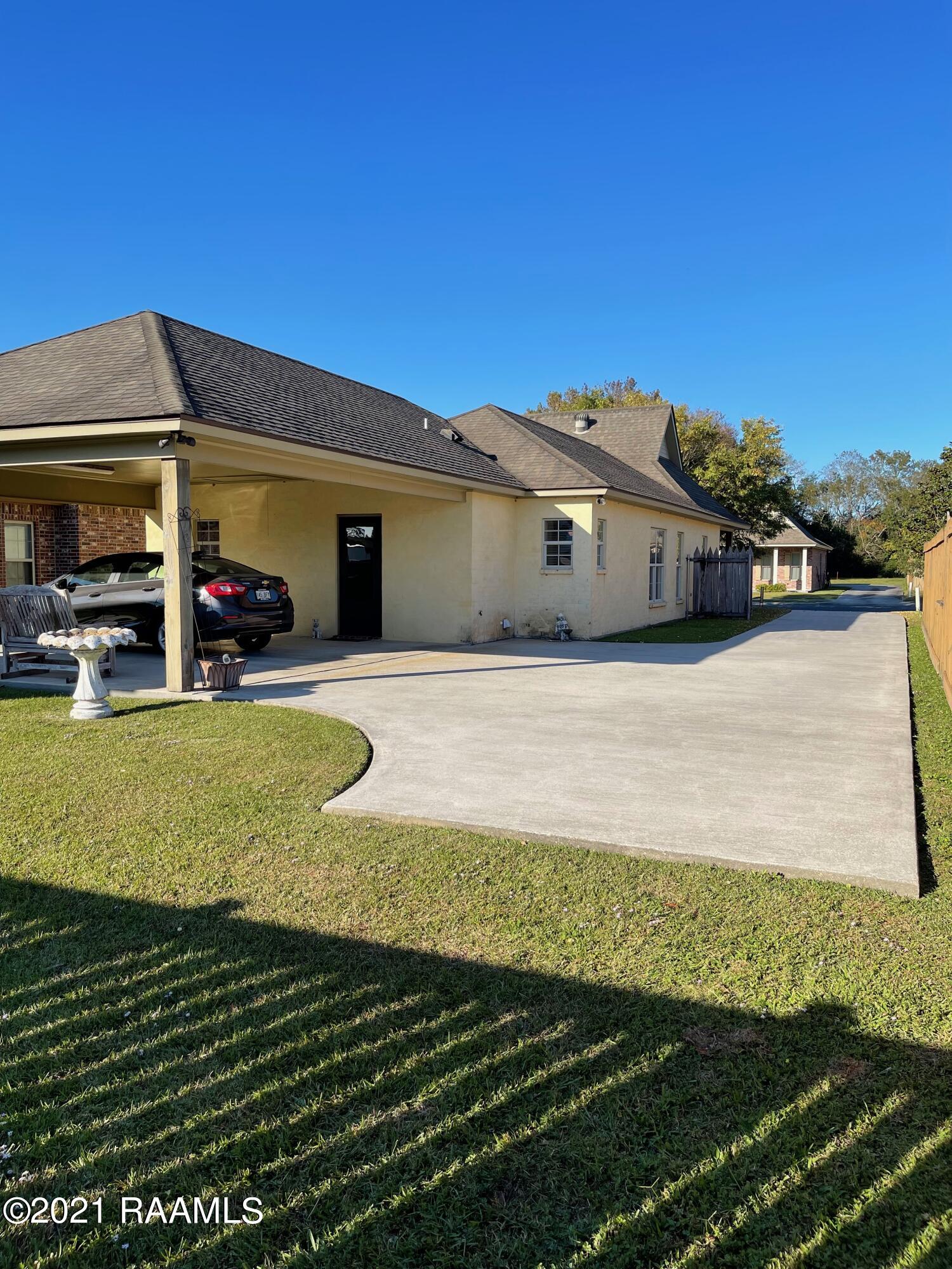 816 Russo Road New Iberia, LA 70563 - Photo 4 of 19 IMG_5429
