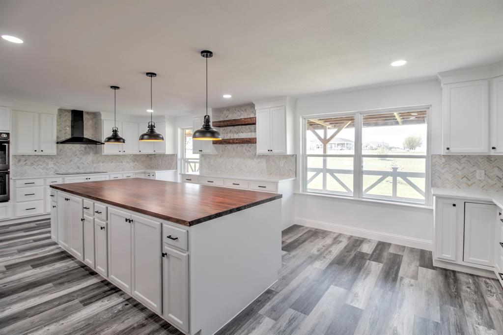 3884 Lois Road East Sanger, TX 76266 - Photo 17 of 40 Imagine having family and friends over for the holidays and plenty of space for all the yummy food!