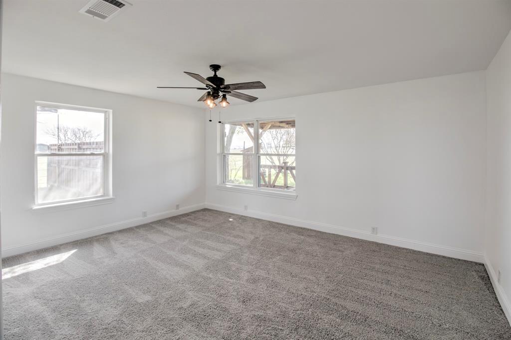 3884 Lois Road East Sanger, TX 76266 - Photo 18 of 40