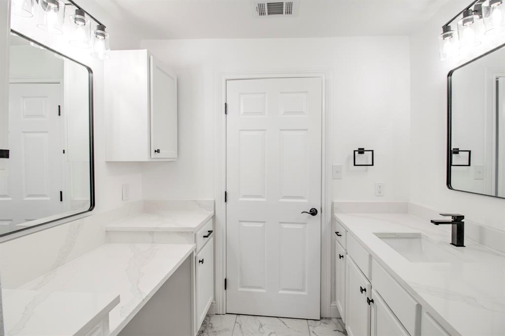 3884 Lois Road East Sanger, TX 76266 - Photo 25 of 40 Double the cabinet and counter space!