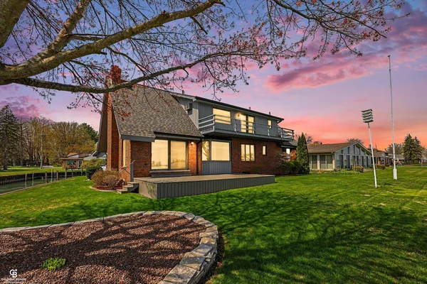 $880,000 | 9617 North River Road, Algonac, MI 48001