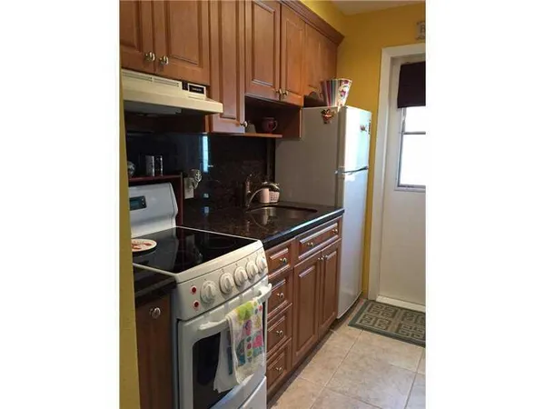 $1,875 | 315 Van Buren Street, Unit 203B, Hollywood, FL 33019