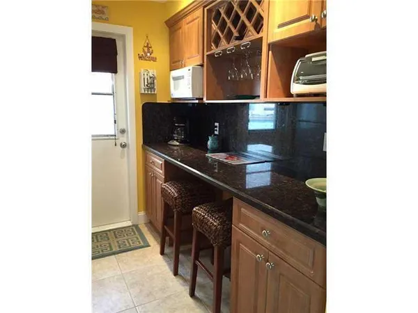 $1,875 | 315 Van Buren Street, Unit 203B, Hollywood, FL 33019