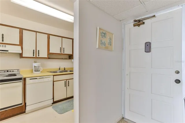 $375,000 | 1133 Ocean Shore Boulevard, Unit 302, Ormond Beach, FL 32176