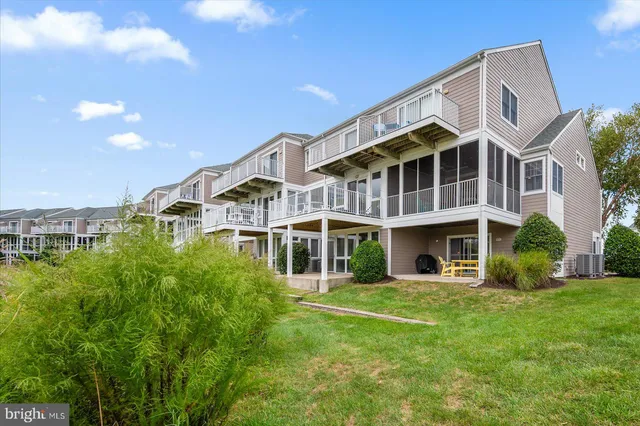 $695,000 | 38240 Lookout Lane, Unit 1064, Selbyville, DE 19975