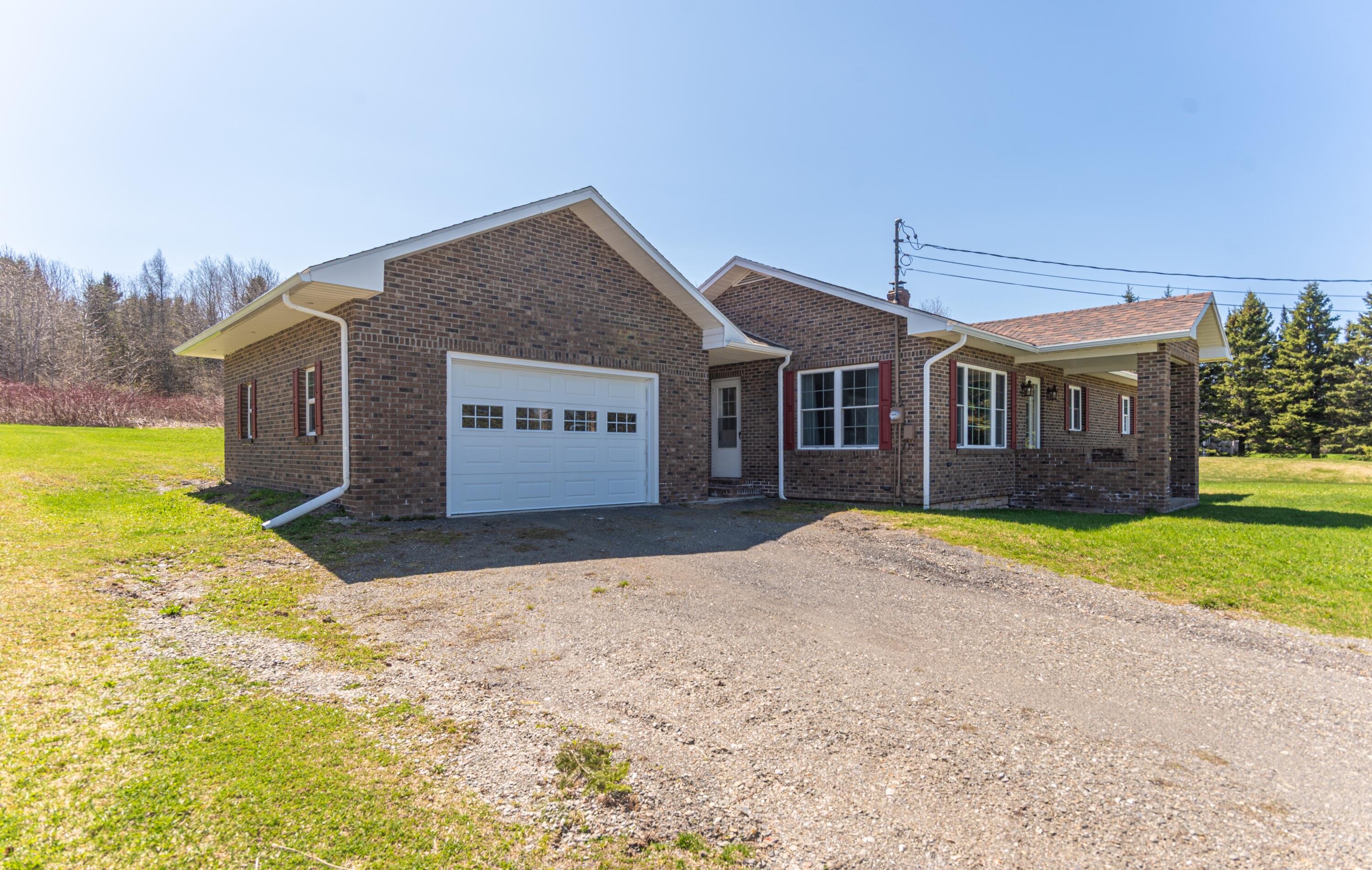 180 Hillside Road St. Agatha, ME 04772 - Photo 2 of 41 DSC_9259