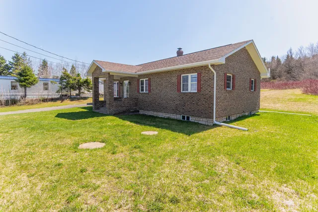 $209,900 | 180 Hillside Road, St. Agatha, ME 04772