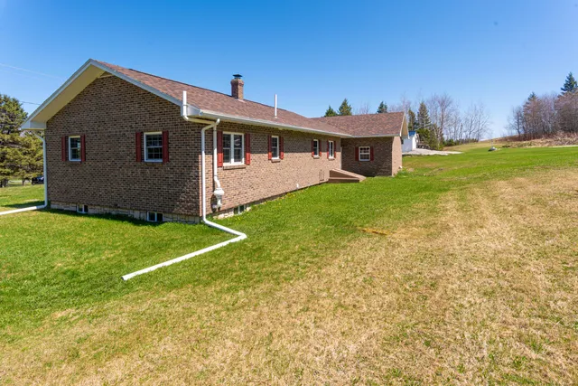 $209,900 | 180 Hillside Road, St. Agatha, ME 04772