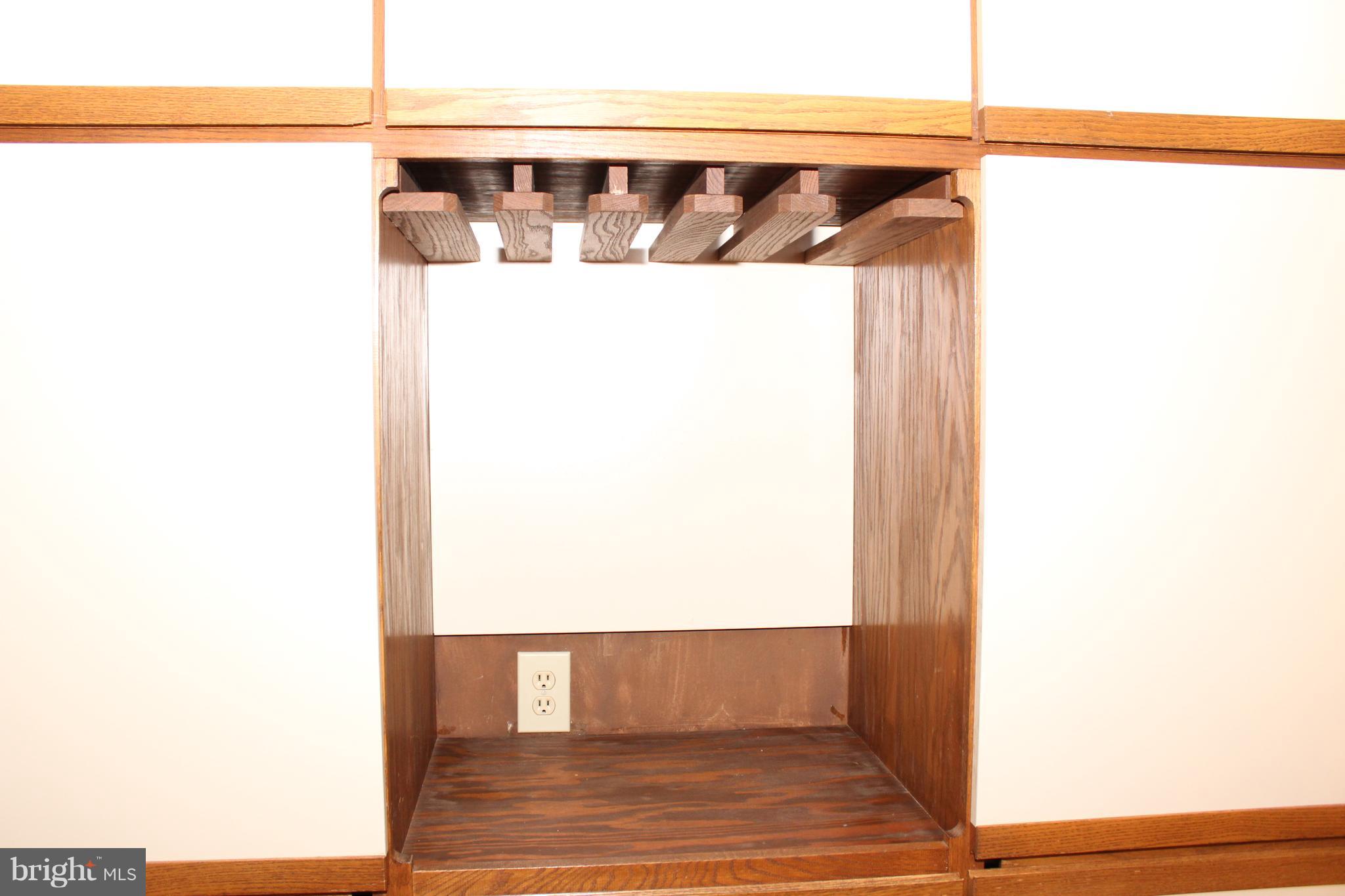 7760 Estevez Road La Plata, MD 20646 - Photo 40 of 89 Built-in wine glass display