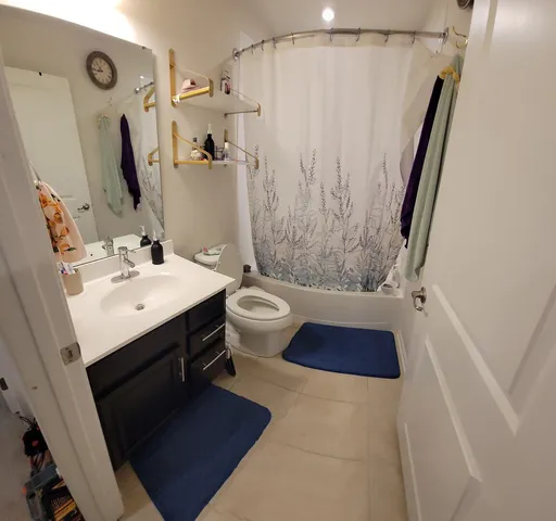 $3,400 | 45 Nicholas Drive West, Unit C, Des Plaines, IL 60016