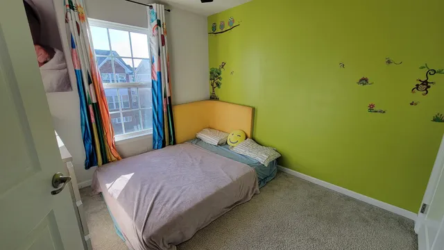 $3,400 | 45 Nicholas Drive West, Unit C, Des Plaines, IL 60016