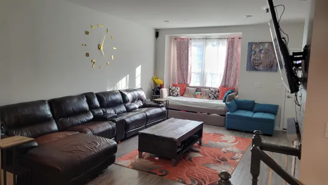 $3,400 | 45 Nicholas Drive West, Unit C, Des Plaines, IL 60016