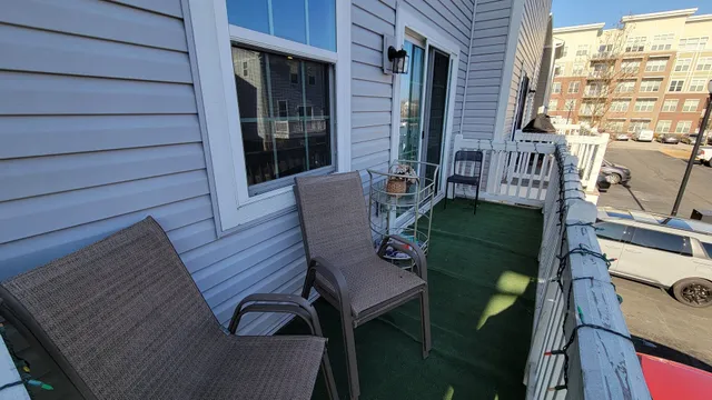 $3,400 | 45 Nicholas Drive West, Unit C, Des Plaines, IL 60016