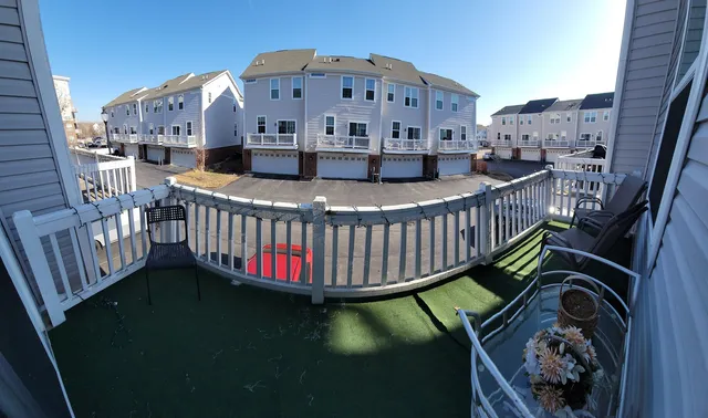 $3,400 | 45 Nicholas Drive West, Unit C, Des Plaines, IL 60016