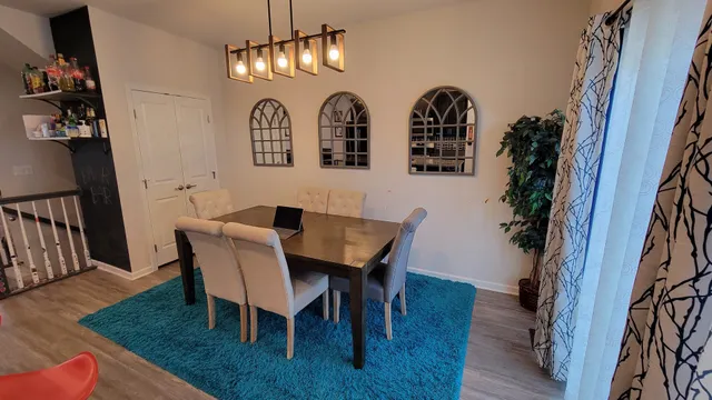 $3,400 | 45 Nicholas Drive West, Unit C, Des Plaines, IL 60016