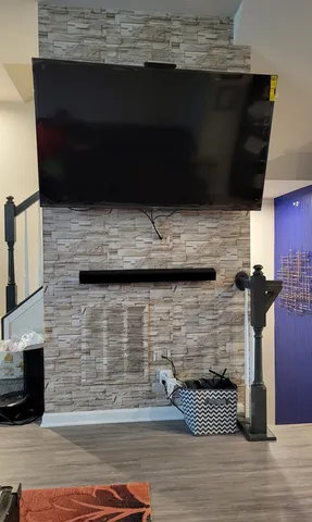 $3,400 | 45 Nicholas Drive West, Unit C, Des Plaines, IL 60016