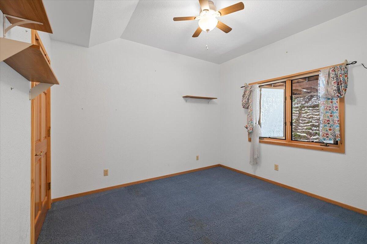 7388 Upper Applegate Road Jacksonville, OR 97530 - Photo 31 of 57 3rd downstairs bedroom