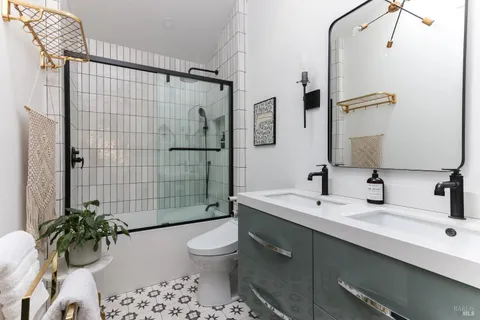 $1,050,000 | 18445 1st Avenue, Sonoma, CA 95476