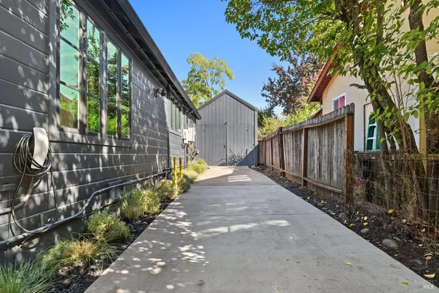 $1,050,000 | 18445 1st Avenue, Sonoma, CA 95476