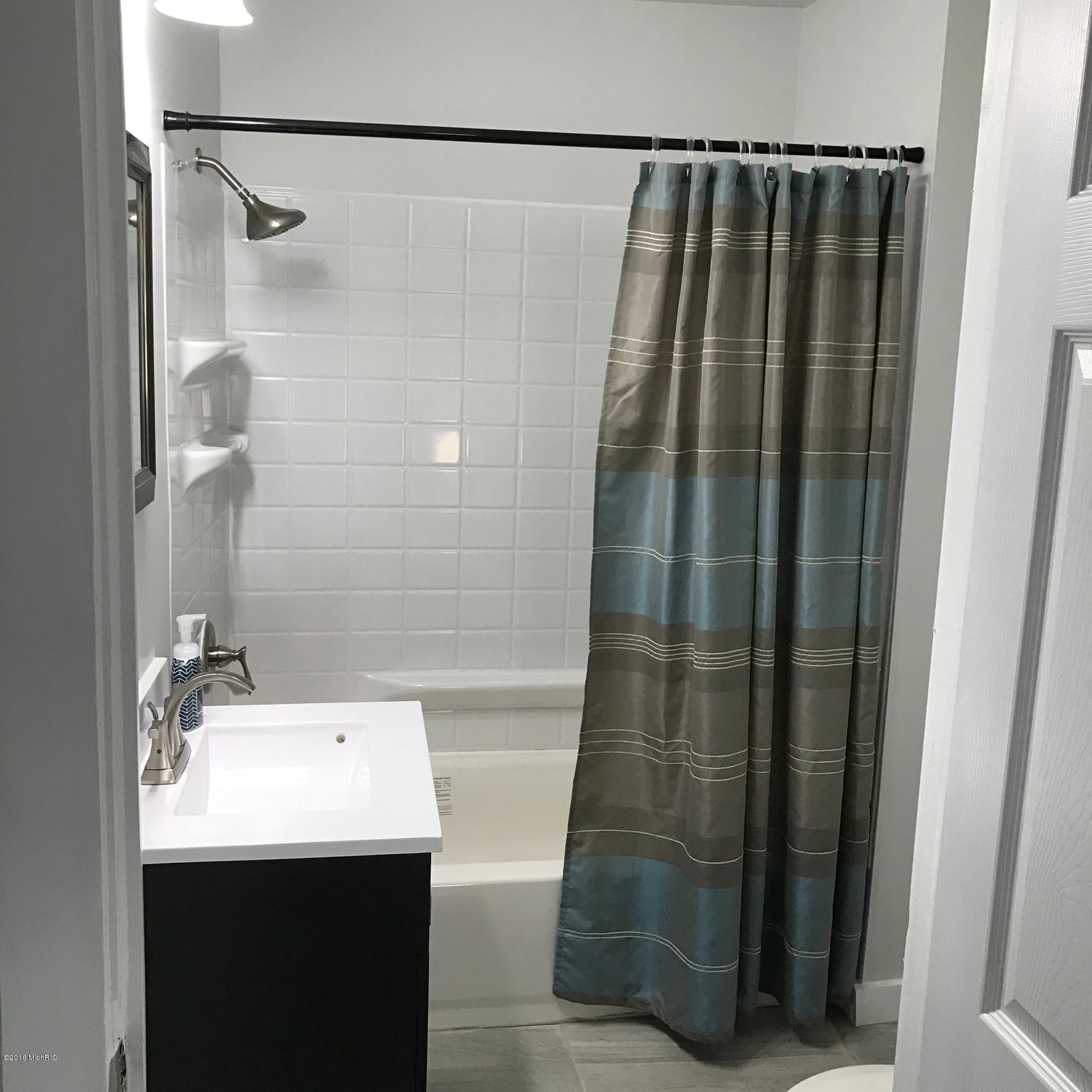 207 West Bennett Street Three Rivers, MI 49093 - Photo 10 of 16 IMG_1550