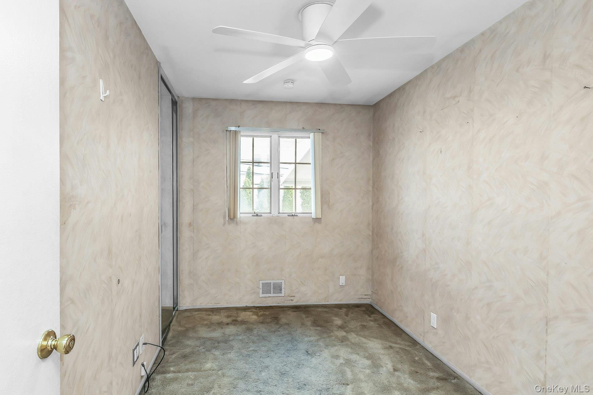 8 Gerhard Road Plainview, NY 11803 - Photo 21 of 32 Gallery Image 21